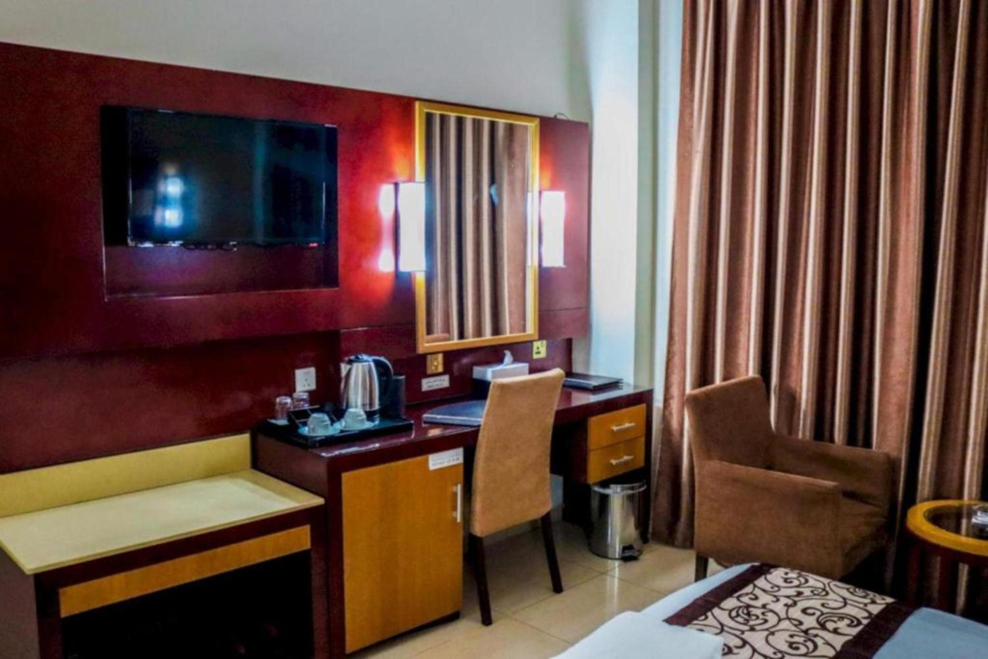 Palette Phoenix Hotel Dubai Exterior foto